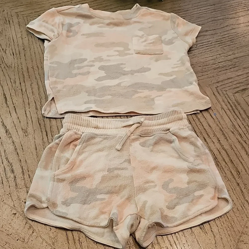 Camo Print Two-Piece Set Size XS 4-5